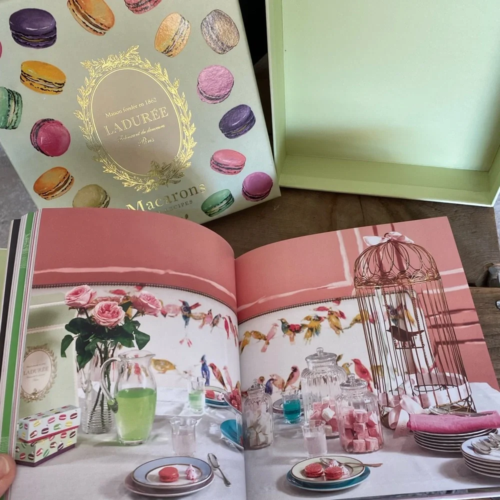 Ladure’e Madison Fonde’e en 1862 Macarons Recipe Book Chene
